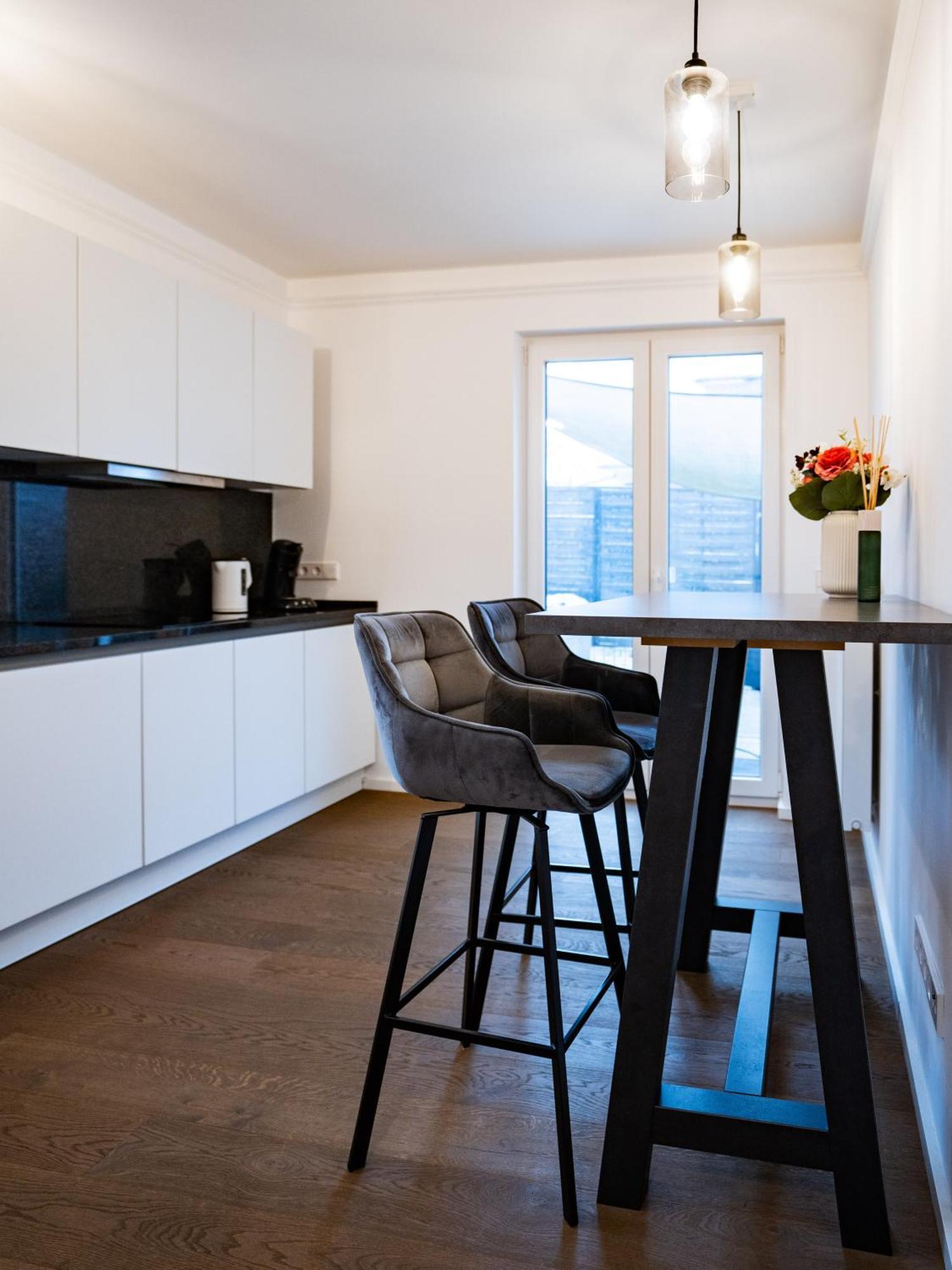 Whirlpool - Zentral - Designloft Mit Xxl Terrasse Apartment Wiesbaden Exterior foto